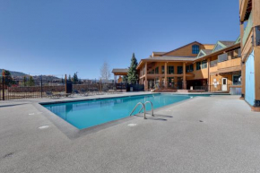 Private Balcony and Mtn Views Granby Studio!